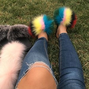 Faux fur slides